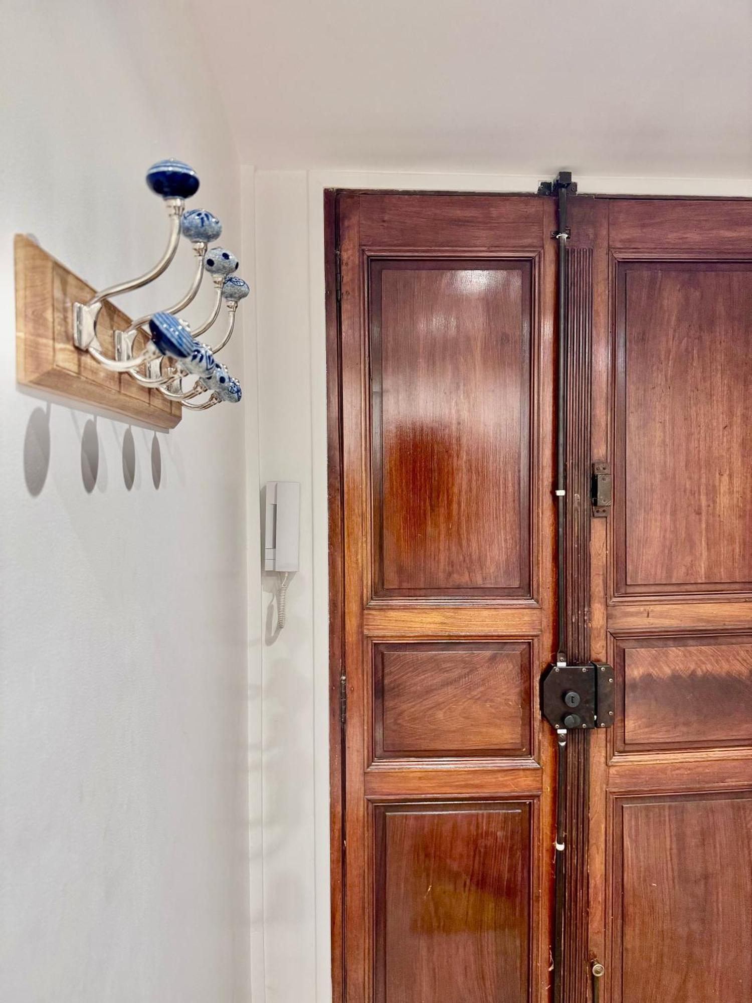 Vieil Antibes Apartment With Ac 320M From Beach المظهر الخارجي الصورة